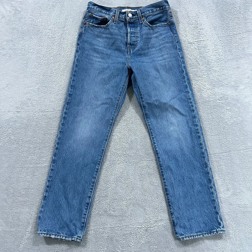 Levis Premium Jeans Womens 27x28 Wedgie Straight Blue‎ Button Fly Big E Y2K